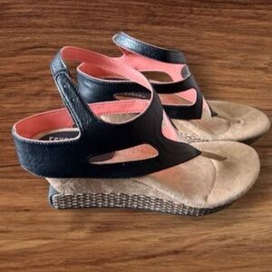 Modzori Zoey 1 Coral Flips to Black Vegan Wedge Sandals Size 8